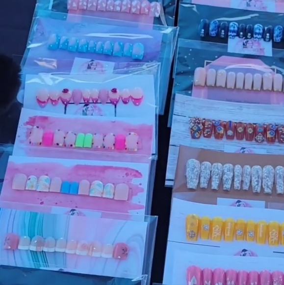 Handmade Wholesale Press On Nails - Picture 9 of 11